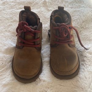 UGG Neumel II boot waterproof. Toddler